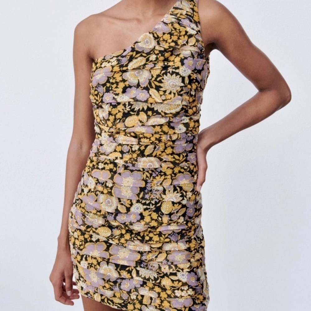NWT Zara Floral Ruched One Shoulder Dress Size Small